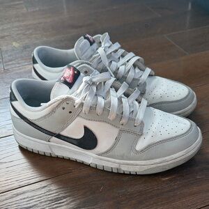 Nike Men's Dunk White and Black Sneakers